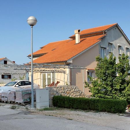 Apartment Njivice 5458D Kültér fotó
