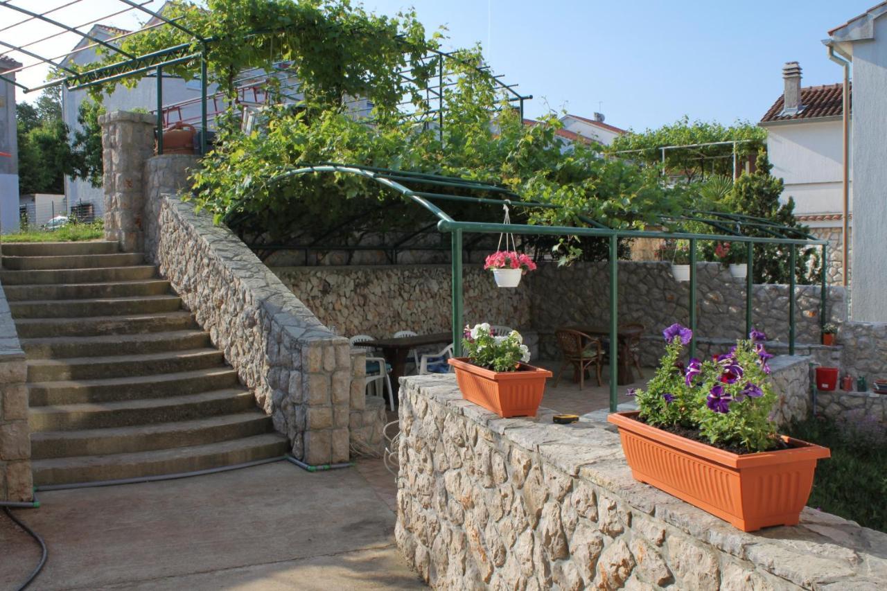 Apartment Njivice 5458D Kültér fotó